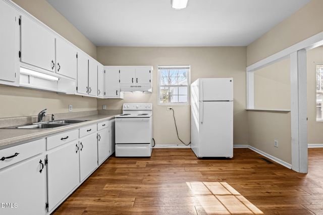 624 Delaware Avenue, Burlington, NC 27217