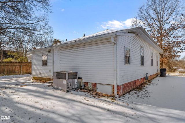 624 Delaware Avenue, Burlington, NC 27217