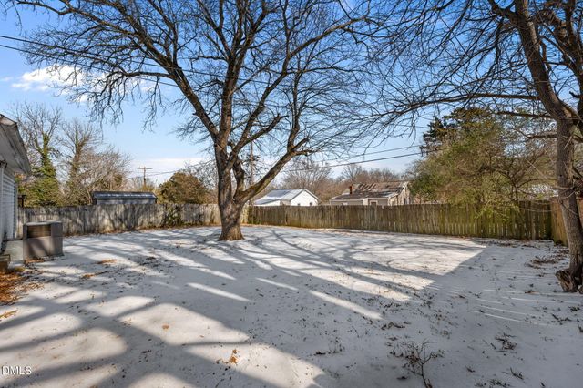 624 Delaware Avenue, Burlington, NC 27217