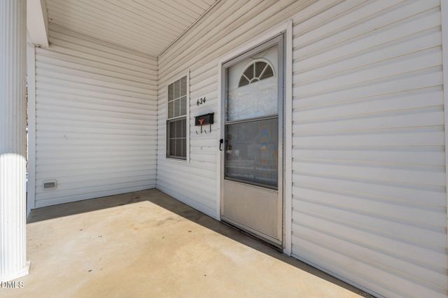 624 Delaware Avenue, Burlington, NC 27217