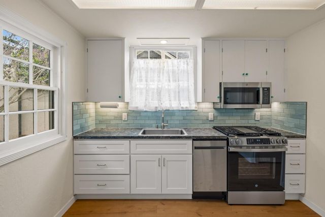 216 Park Street, Pacific Grove, CA 93950