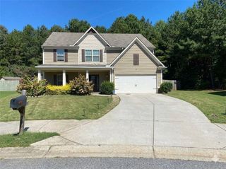 500 Saint Helen Way Way, Fairburn, GA 30213