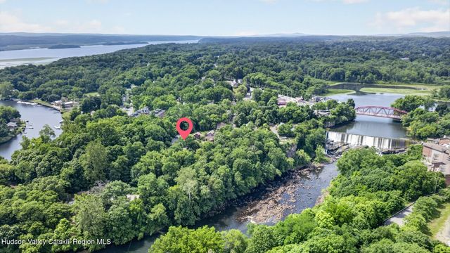 2 Cantines Island Lane, Saugerties, NY 12477