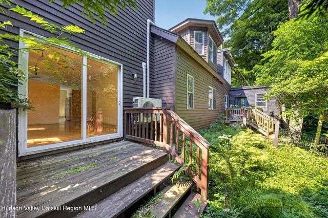 2 Cantines Island Lane, Saugerties, NY 12477