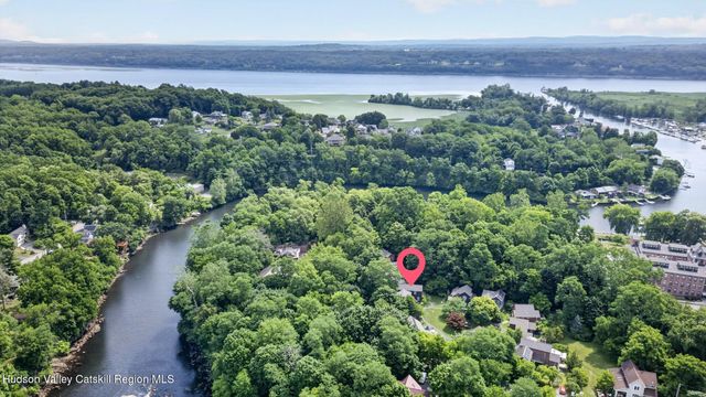 2 Cantines Island Lane, Saugerties, NY 12477