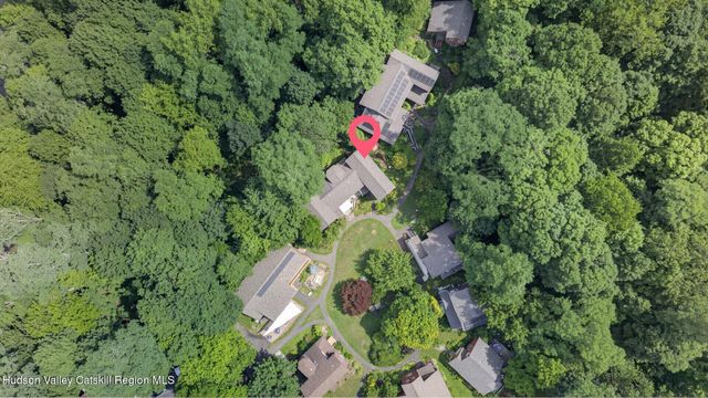 2 Cantines Island Lane, Saugerties, NY 12477