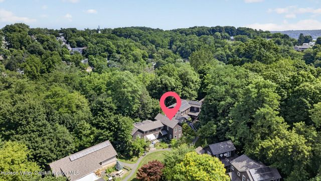 2 Cantines Island Lane, Saugerties, NY 12477