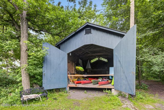2 Cantines Island Lane, Saugerties, NY 12477