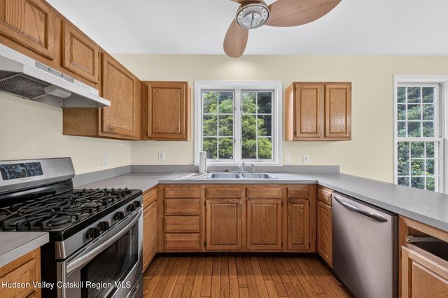 2 Cantines Island Lane, Saugerties, NY 12477