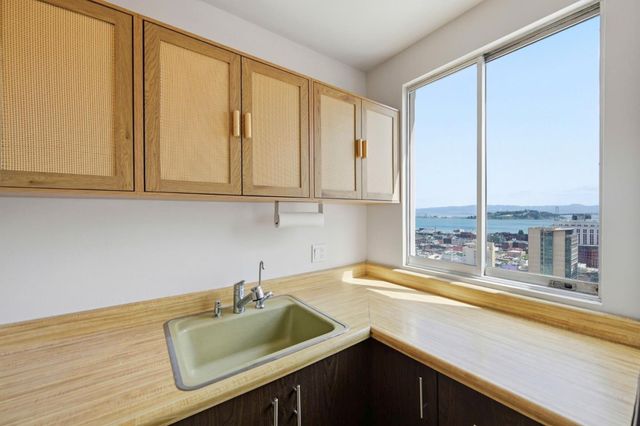946 Stockton Street 18C, San Francisco, CA 94108