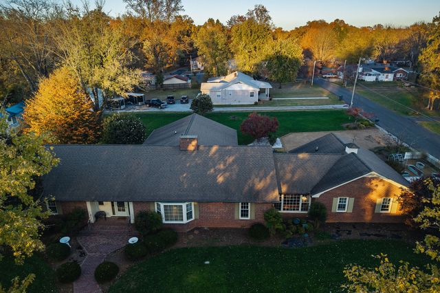 200 Westwood 4th Ave, Mcminnville, TN 37110