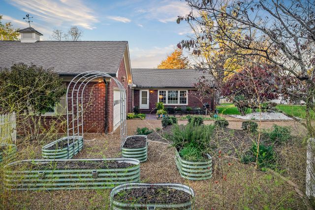 200 Westwood 4th Ave, Mcminnville, TN 37110