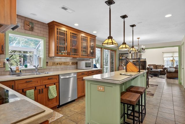 3 Patriot Dr, Northborough, MA 01532