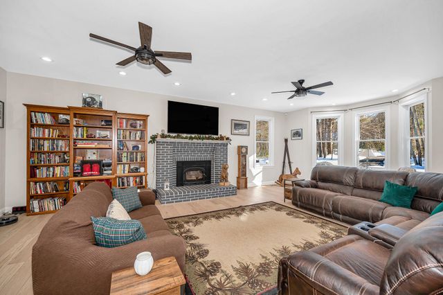 36 Blueberry Lane, New Ipswich, NH 03071