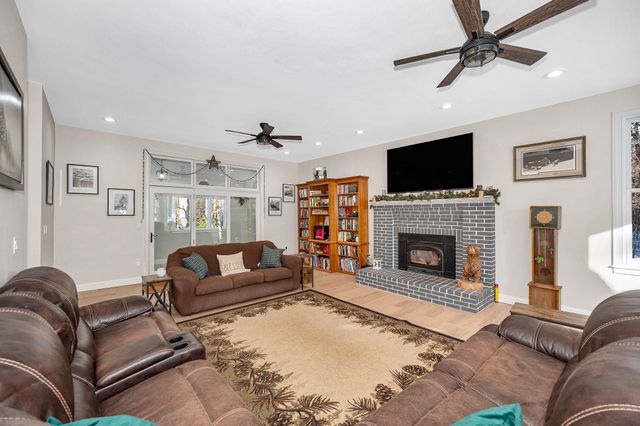 36 Blueberry Lane, New Ipswich, NH 03071