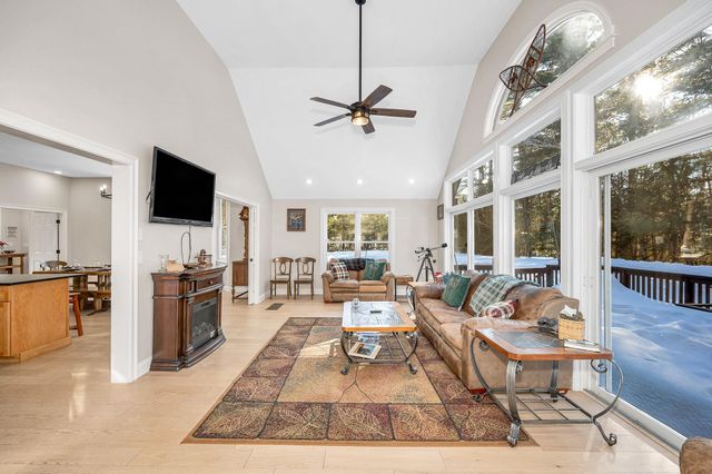 36 Blueberry Lane, New Ipswich, NH 03071