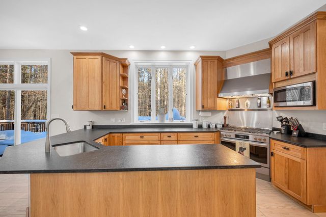 36 Blueberry Lane, New Ipswich, NH 03071