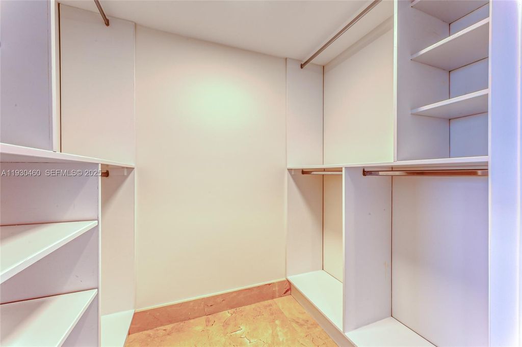 Image 20 of property listing at 1830 S OCEAN DR 4601, Hallandale Beach, FL 33009