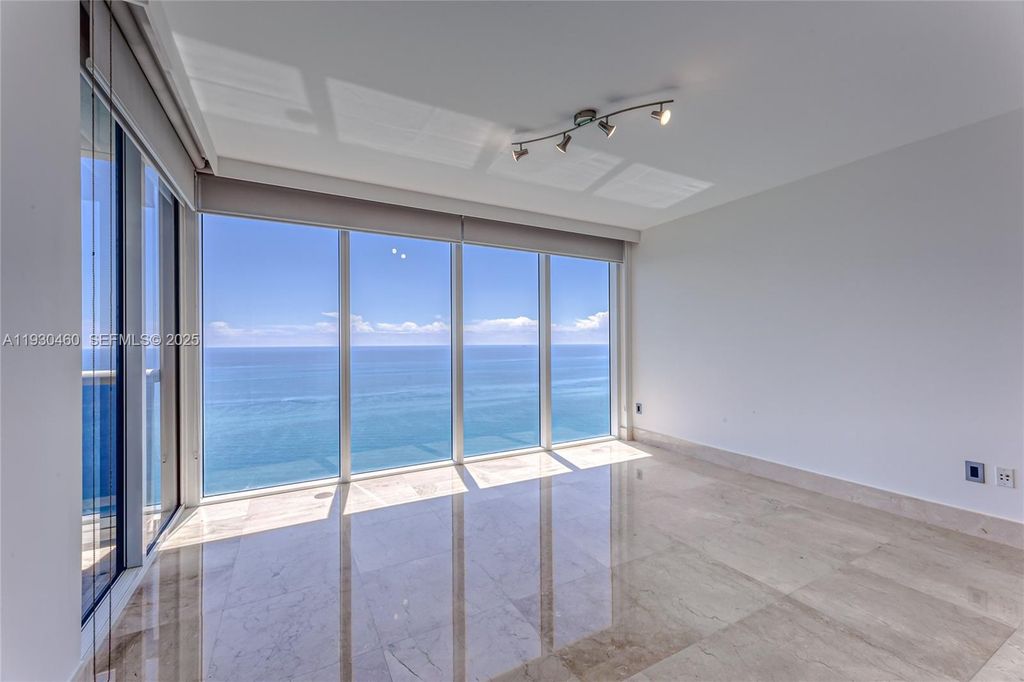 Image 23 of property listing at 1830 S OCEAN DR 4601, Hallandale Beach, FL 33009