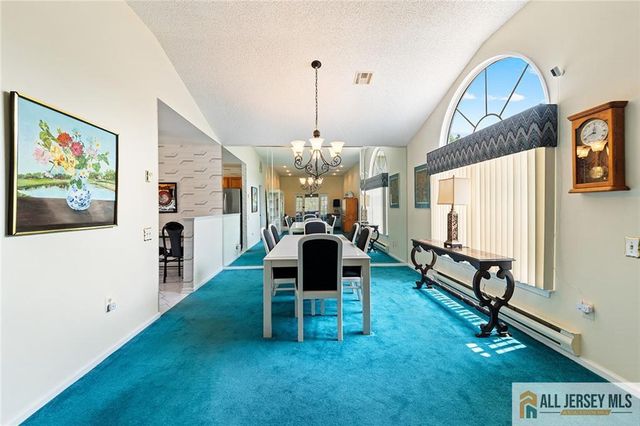 664 Azalea Plaza 664B, Monroe, NJ 08831