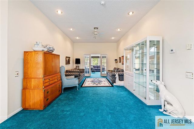 664 Azalea Plaza 664B, Monroe, NJ 08831