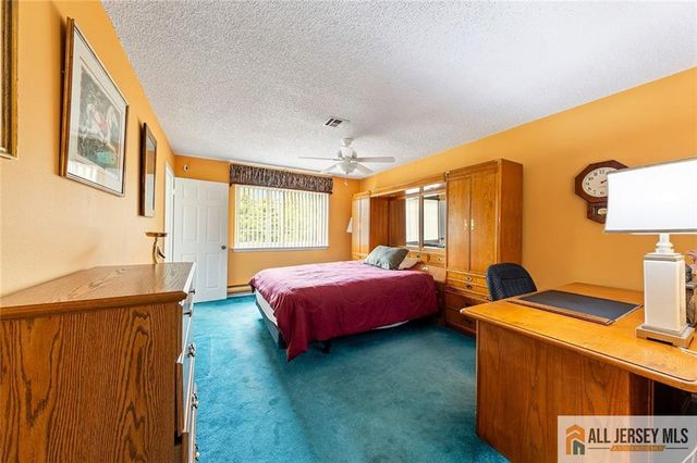 664 Azalea Plaza 664B, Monroe, NJ 08831