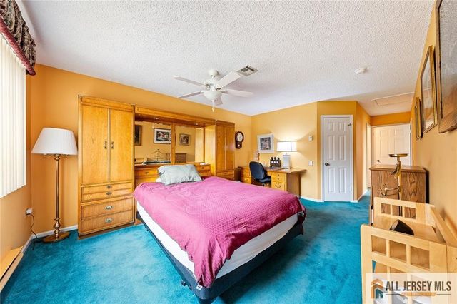 664 Azalea Plaza 664B, Monroe, NJ 08831
