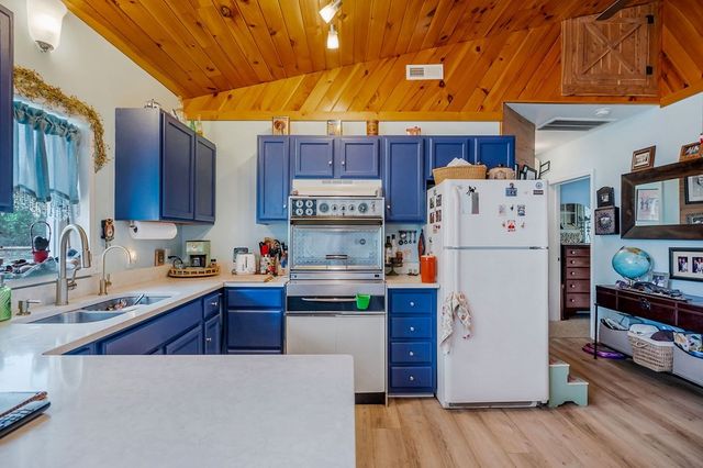 179 Holiday Ln, Sparta, TN 38583