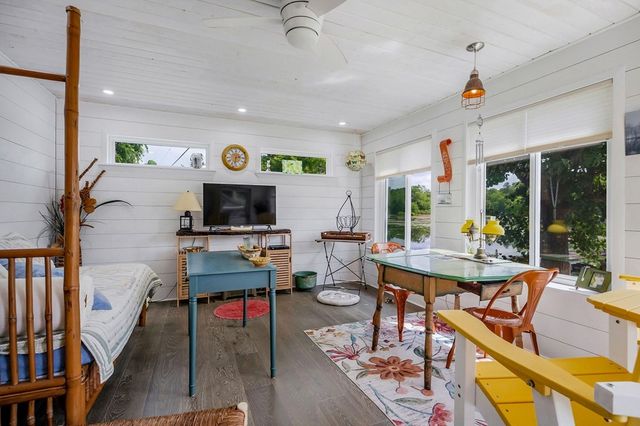 179 Holiday Ln, Sparta, TN 38583