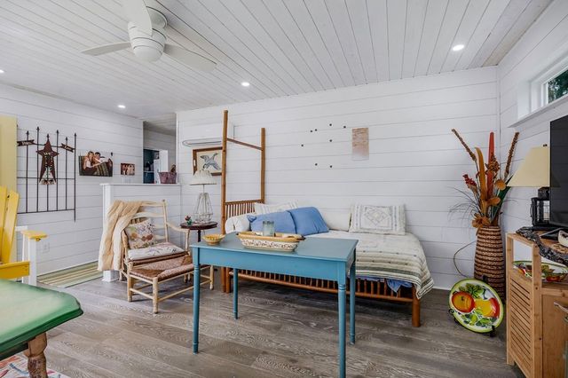 179 Holiday Ln, Sparta, TN 38583