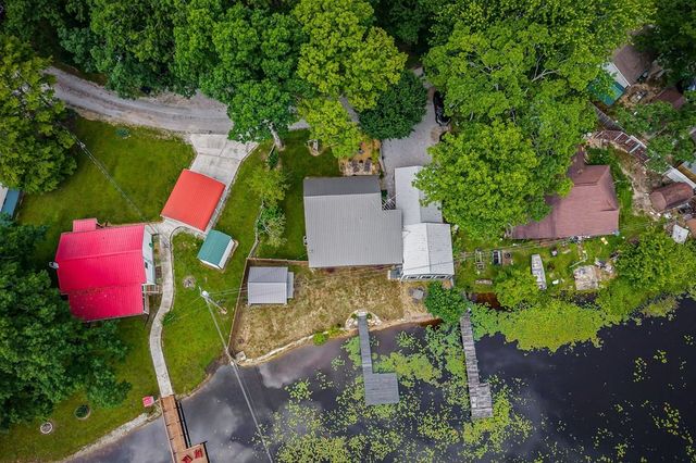 179 Holiday Ln, Sparta, TN 38583