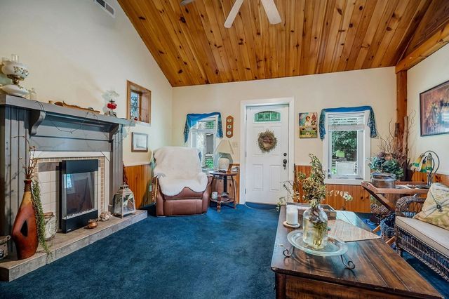 179 Holiday Ln, Sparta, TN 38583