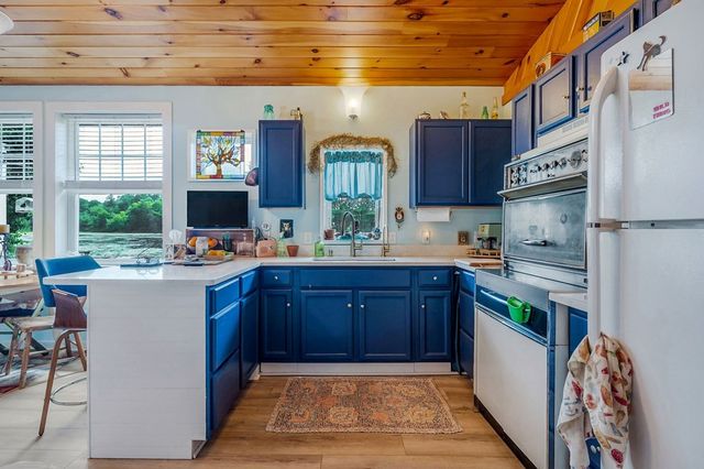 179 Holiday Ln, Sparta, TN 38583