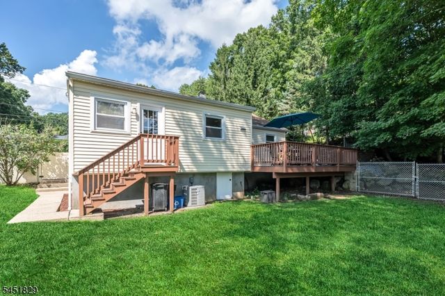 13 Maple Rd, Ringwood Boro, NJ 07456