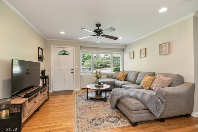 13 Maple Rd, Ringwood Boro, NJ 07456
