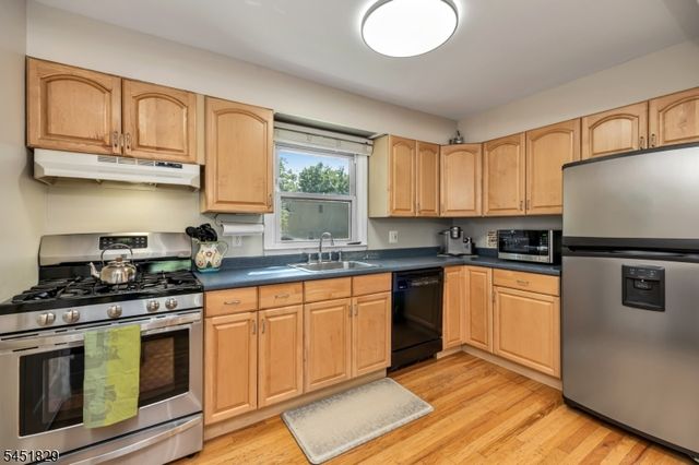 13 Maple Rd, Ringwood Boro, NJ 07456
