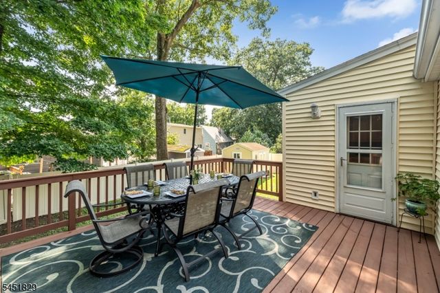 13 Maple Rd, Ringwood Boro, NJ 07456
