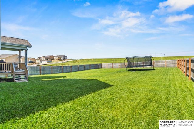 5804 N 183rd Street, Elkhorn, NE 68022