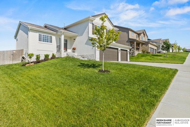 5804 N 183rd Street, Elkhorn, NE 68022