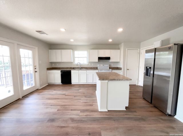 815 GRANTS CYN, San Antonio, TX 78251