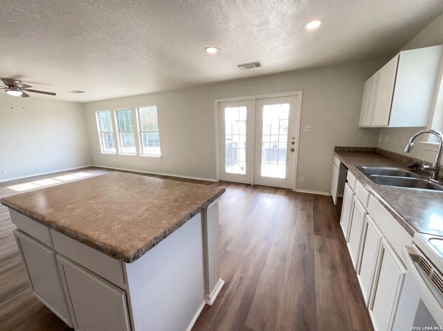 815 GRANTS CYN, San Antonio, TX 78251
