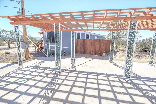 5384 W Brook Drive, Golden Valley, AZ 86413