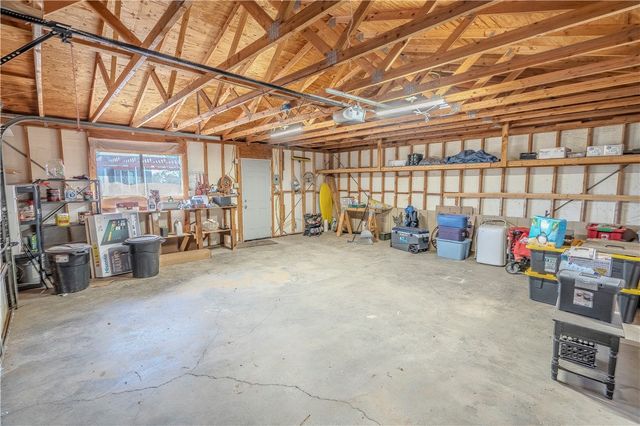 5384 W Brook Drive, Golden Valley, AZ 86413