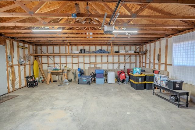 5384 W Brook Drive, Golden Valley, AZ 86413