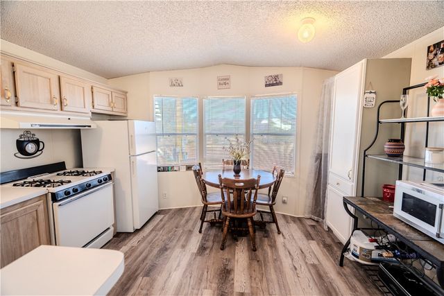 5384 W Brook Drive, Golden Valley, AZ 86413