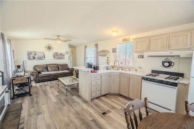 5384 W Brook Drive, Golden Valley, AZ 86413