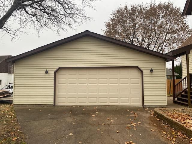 305 4th Street SW, Pine Island, MN 55963