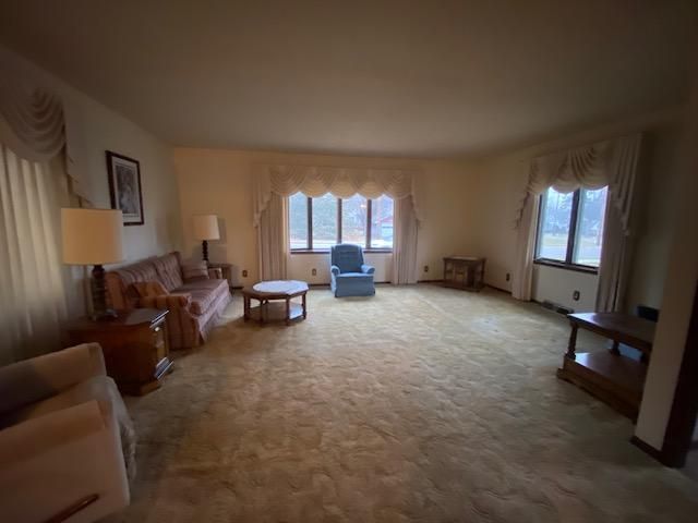 305 4th Street SW, Pine Island, MN 55963