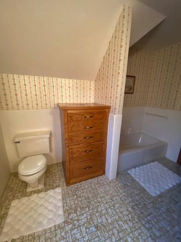 305 4th Street SW, Pine Island, MN 55963