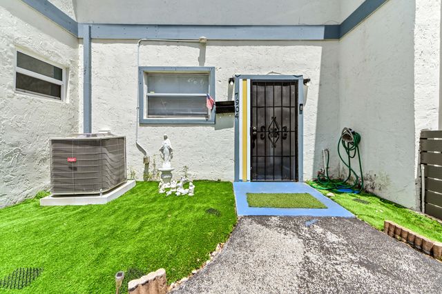 7904 SW 8th Street, North Lauderdale, FL 33068